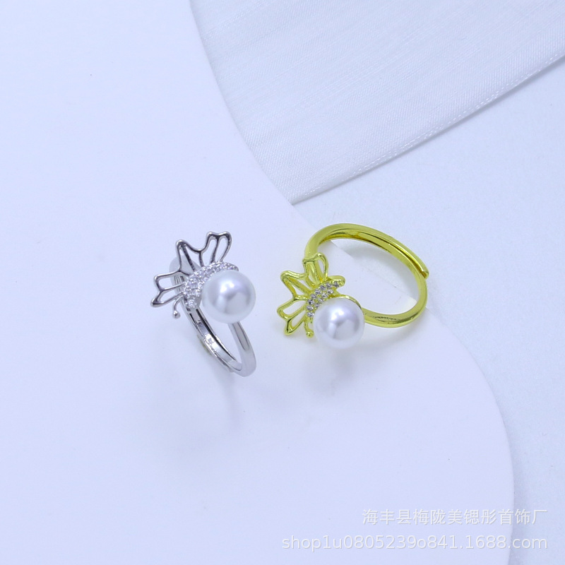 Small design fashionable ring with zircon
