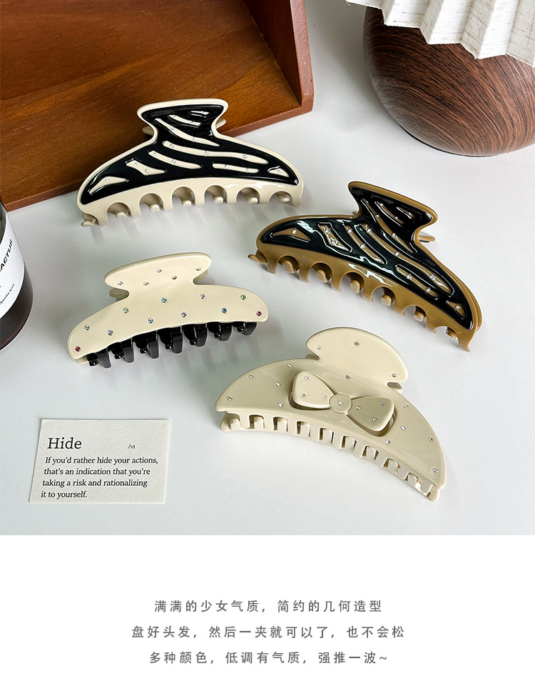 38g Weight Hair Clip, Hair Claws Hair Accessories Type 1 Piece Quantity Casual Women's Bow Knot Fish Shark Acetic Acid Hair Clip Hair Claws