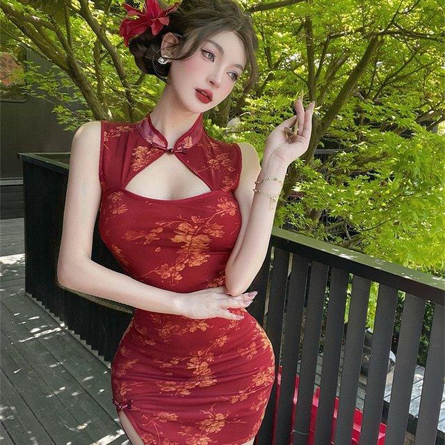New Chinese-style cheongsam dress for women, 2026 new product, sleeveless, waist-cinching, sexy, hollowed-out, slit, slim-fitting, bodycon short dress