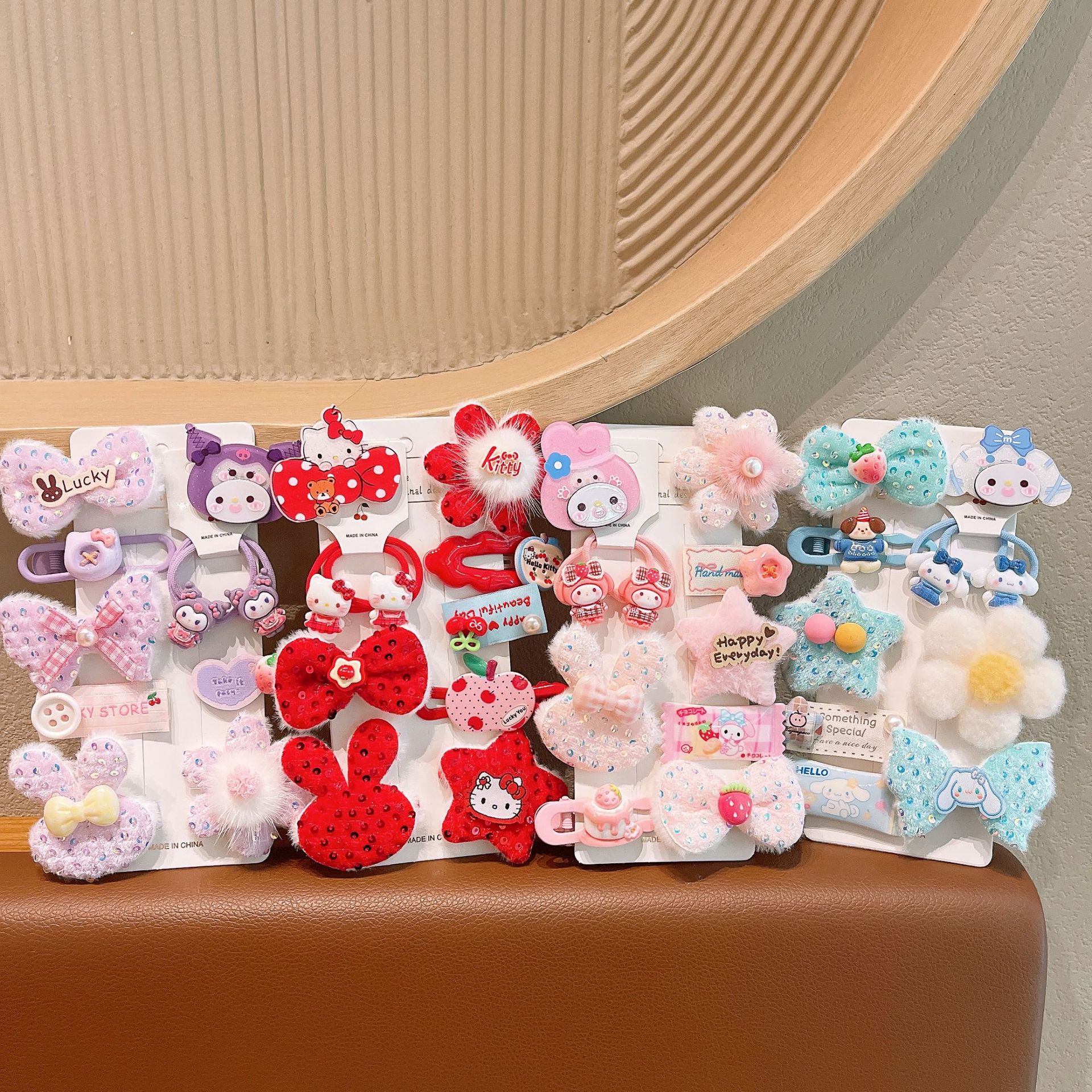Otoño y invierno peludo clip para el cabello niñas adorables accesorios para el cabello niñas tarjetas de cabello tiernas clip para el cabello de niños