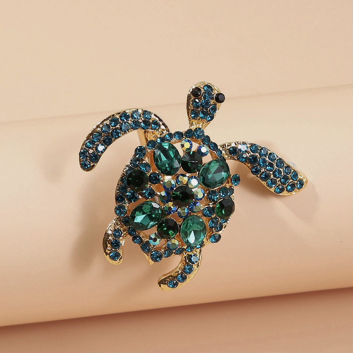 Broche de tortuga popular transfronterizo lindo rhinestone ramillete pin tortuga de dibujos animados cintura de alta gama artefacto de adelgazamiento accesorios de ropa image 3