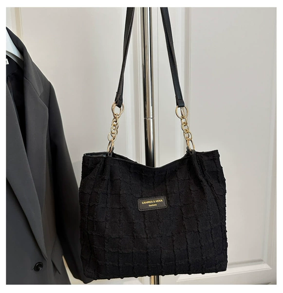 Black 2733