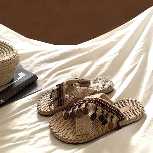 Flowery Slides for Women - Summer Outerwear 2024 Fashion Woven Ethnic Style Slippers for Beach Vacation and Sandals with Soft Flat Soles