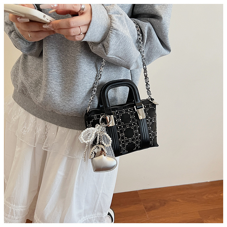 Summer bag: Women's niche design denim blue hot diamond handbag, 2025 new style bow single-shoulder crossbody bag undefined