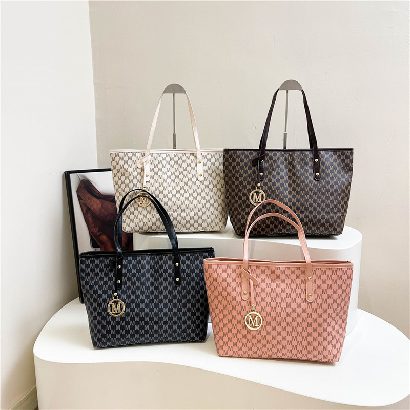 Bolsos de alta gama, bolsos de cercanías, bolsos de moda de primavera y verano para mujer, nuevos bolsos de hombro de moda, bolsos simples de gran capacidad