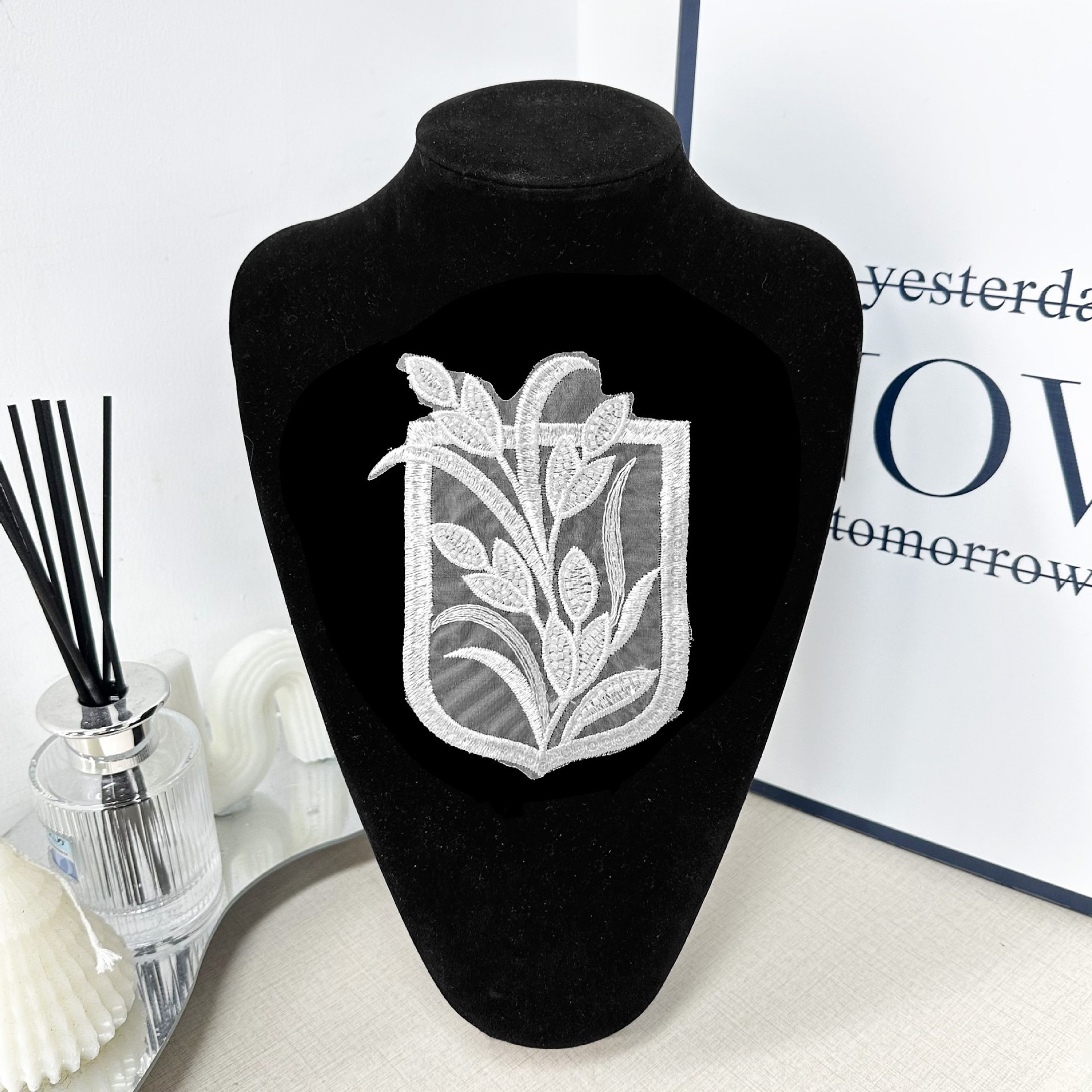 Ropa infantil vestido decoración arco adhesivo esquinilla bordado caja de regalo flor hoja de ropa de mujer sombrero bolsas accesorios image 9
