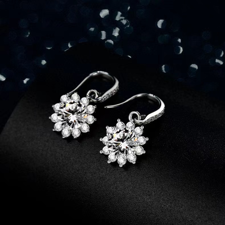Orecchini a girasole in moissanite 1 carato placcati oro_voghion.com