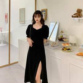 大码胖妹妹显瘦连衣裙2020新款夏气质收腰开叉法式纯色裙黑色裙子