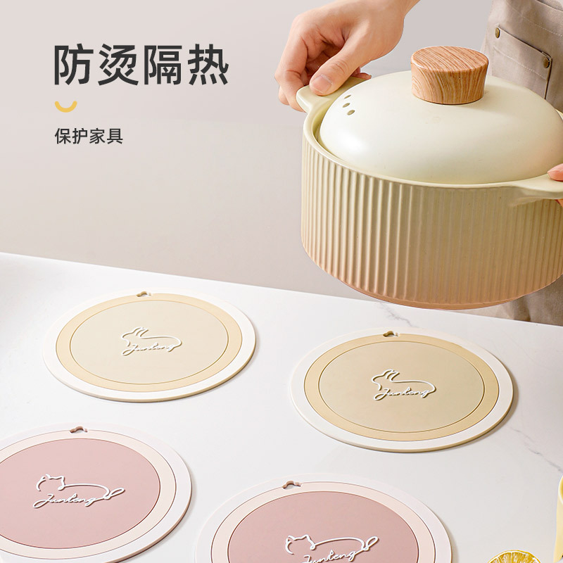 Almohadilla de aislamiento térmico anti-escaldado de pvc personalizado al por mayor posavasos redondos para uso diario en el hogar, mantel simple creativo y resistente a altas temperaturas