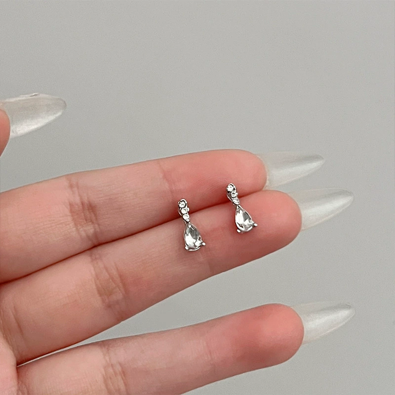 Серьги, ушные клипсы, стиль лёгкой роскоши, стиль высокого качества