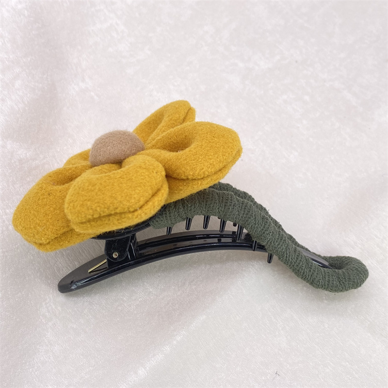 Otoño e Invierno Flor de felpa gran cuerno clip de pico de pato clip puntiagudo un yuan dos yuanes tienda supermercado joyería