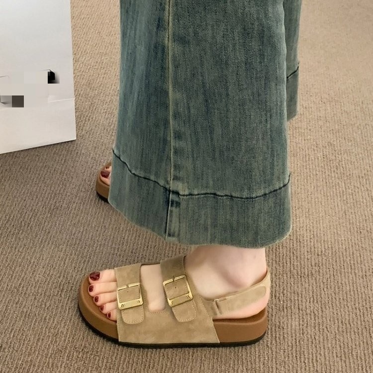 Sandallas de sol grueso para mujeres 2026 nuevo estilo de verano super caliente versátil no cansado pies de playa zapatos romanos de mujer