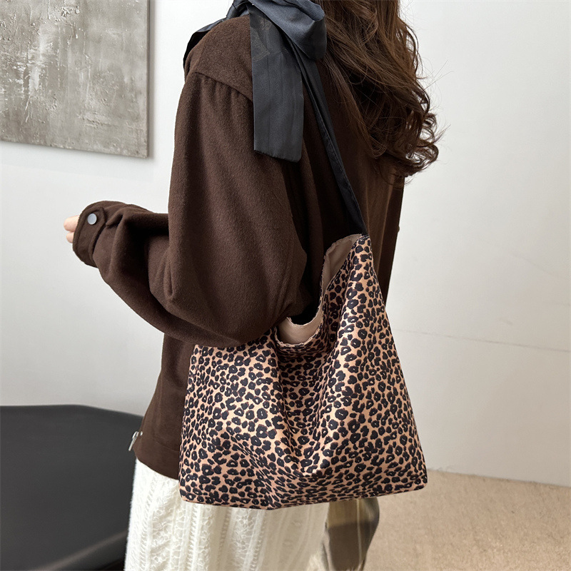 Leopardo bolsos personales casuales de moda femenina versátil mochila de hombro 2024 nueva gran capacidad bolsos de mano simples