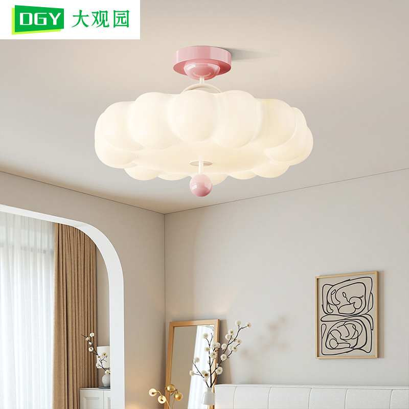 Lámpara de techo de dormitorio simple moderna francesa crema viento habitación de niños nubes burbujas creativas dormitorio principal lámpara de protección de ojos 412L