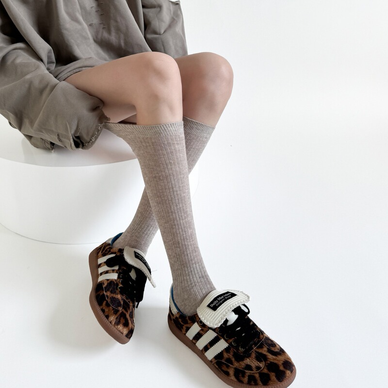 Autumn miu catwalk vertical stripes slimming pile socks children's versatile simple solid color calf socks Autumn miu catwalk vertical stripes slimming pile socks children's versatile simple solid color calf socks
