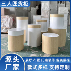 木製展示台は実木シール塗装展示会の円形異形中島台高級木目展示棚に似せています。