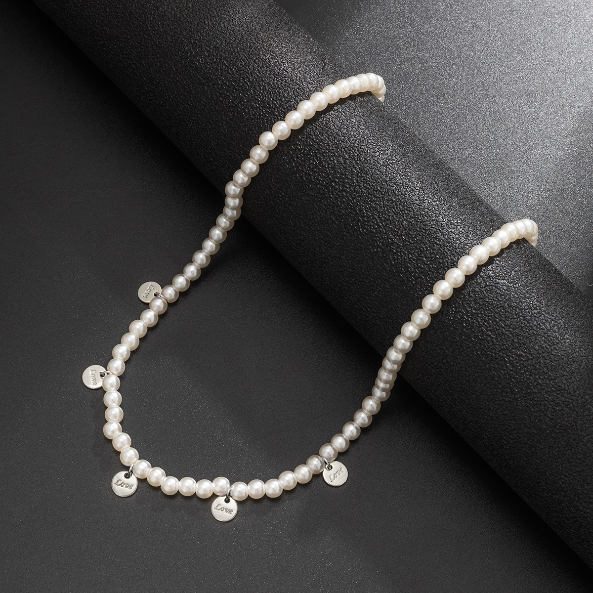 Collier de perles artificielles, chaîne de clavicule de niche féminine, collier pendentif à paillettes lettre minimaliste_voghion.com