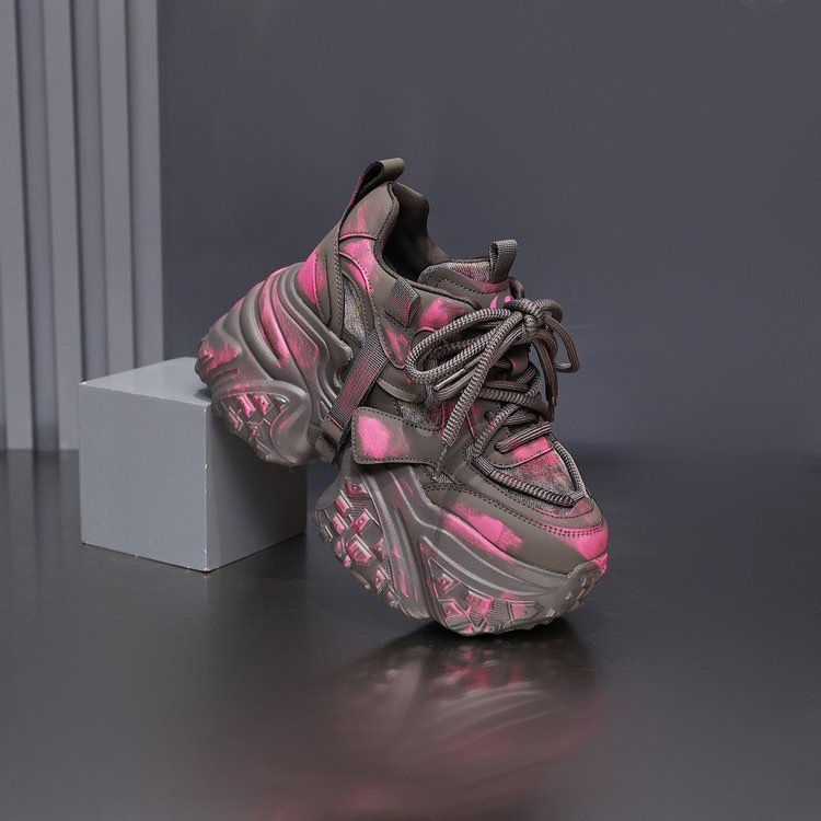 Zapatos de pop con suela gruesa aumentada 2026 otoño y invierno nuevos zapatos deportivos retro de color pulido o casuales