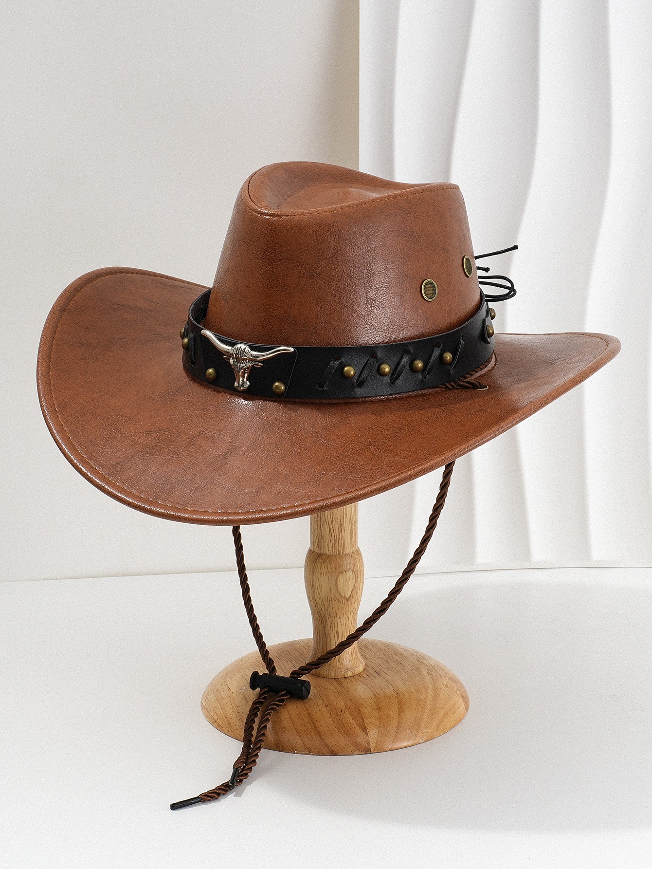 Explosiones transfronterizas de estilo masculino y masculino de piel PU sombrero de vaquero único punk cabeza de vaca cuero metal remaches cinturón fiesta de campamento