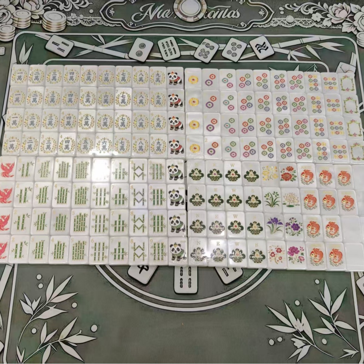 Panda-themed American Mahjong 160 Pieces Acrylic American Mahjong Set Cross-border Board Game Gift Customizable