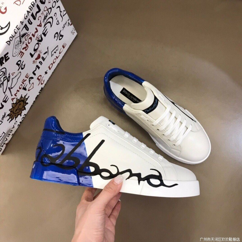 European D&G men's shoes, graffiti men's sneakers, versatile trendy shoes, white casual shoes, made of top-layer cowhide European D&G men's shoes, graffiti men's sneakers, versatile trendy shoes, white casual shoes, made of top-layer cowhide
