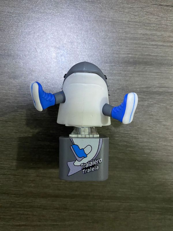 国境を越えた新製品外国の山と海の経典フィギュア木製スティックマンサメフィギュアtungtungtung人形モデルペンダント|undefined