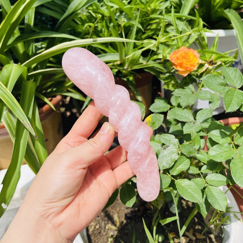 天然粉晶雕刻原石打磨水晶按摩棒 图 3