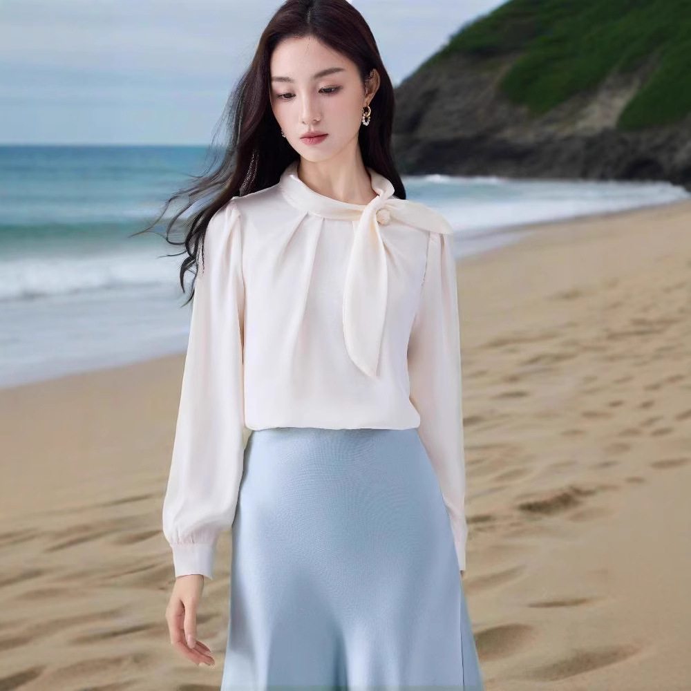 夏の新しいハイエンドの女性のホワイトカラーの女性のシャツルーズファッションフレンチシャツフェミニンな多用途のシルクサテン