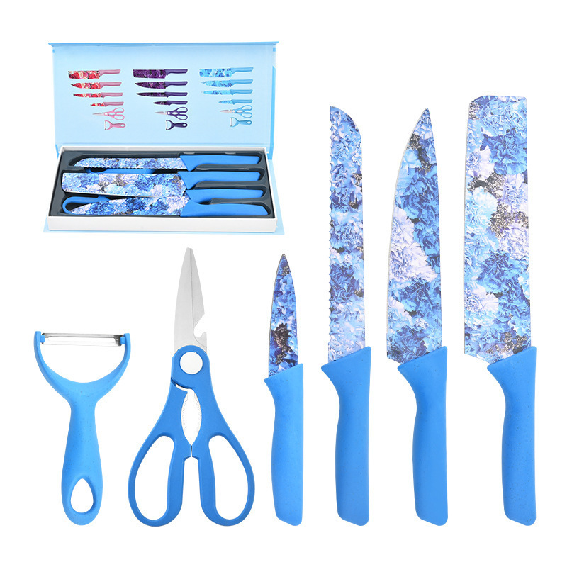 Cuchillo de paja de impresión de acero inoxidable conjunto de seis piezas de fábrica en stock cuchillo de cocina al por mayor tijeras color cuchillo en caja traje