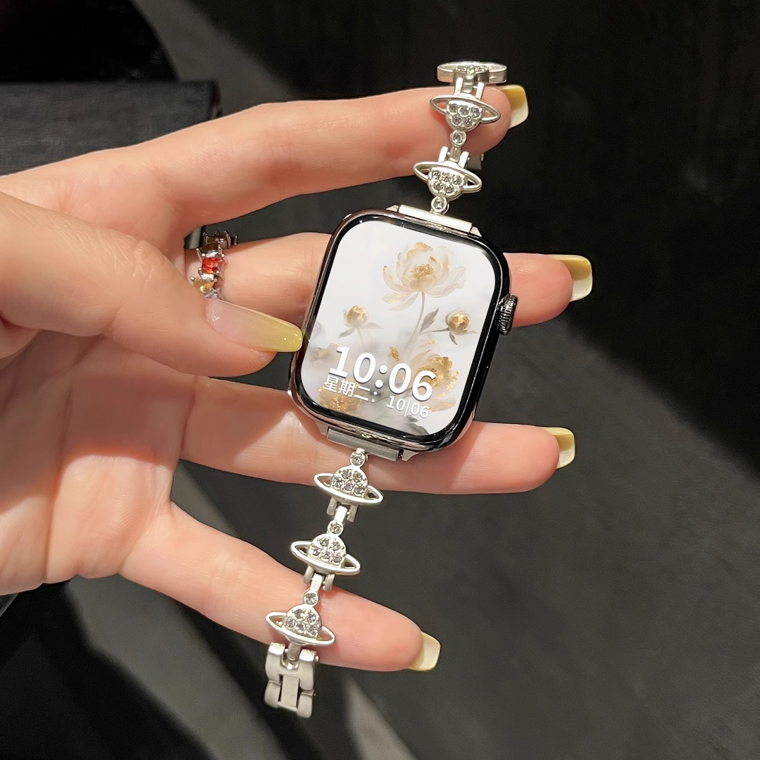 Suitable for Apple Watch Strap Iwatchs10 Saturn Diamond Metal Se Classy S8 Women's S9 Chain Wristband