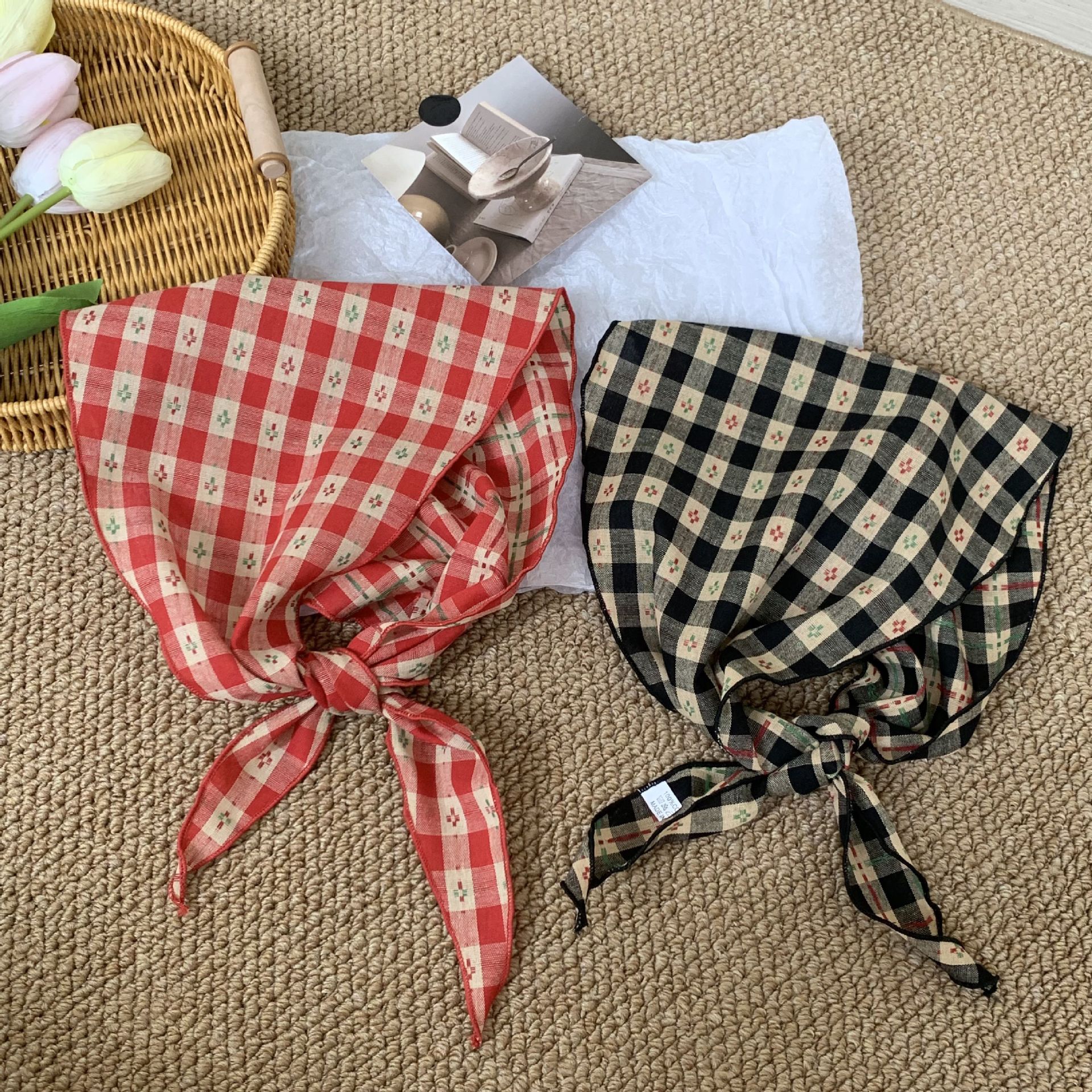 Pañuelo en la cabeza Summer Girl Pastoral Todo-fósforo Arte retro Cuadrícula Triángulo Pañuelo pequeño de moda Decoración Pañuelo en la cabeza Cinturón para el cabello Atar el cabello