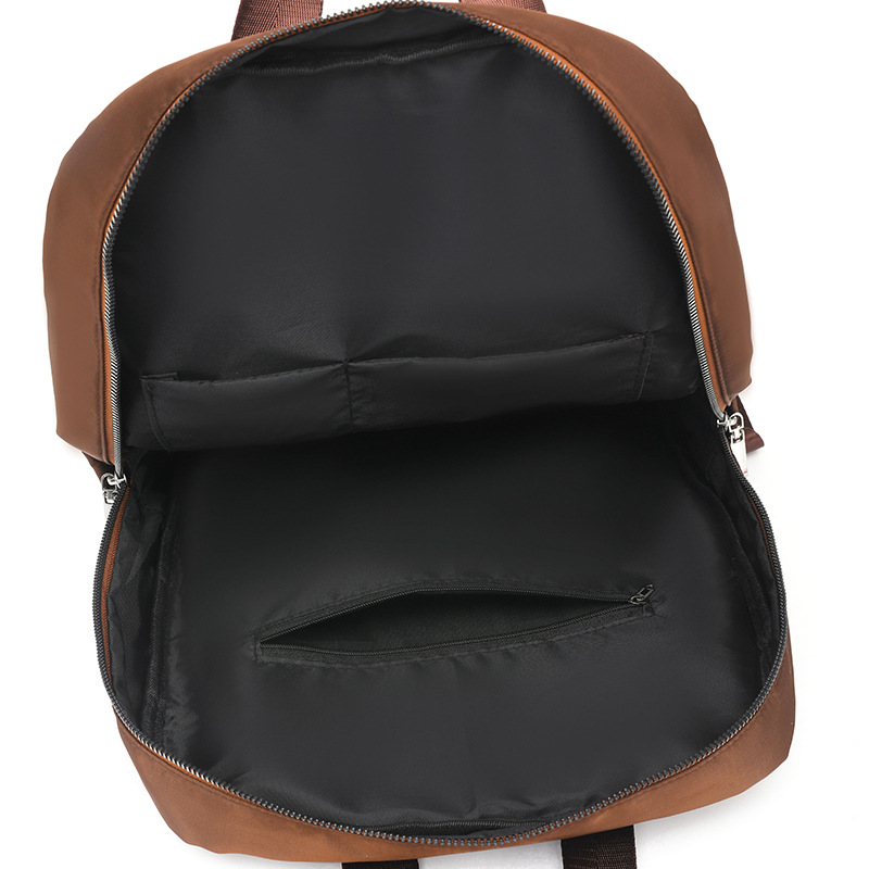 Fábrica al por mayor 2023 verano nuevo estilo casual damas mochila de nailon moda negocios computadora mochila de viaje mujer