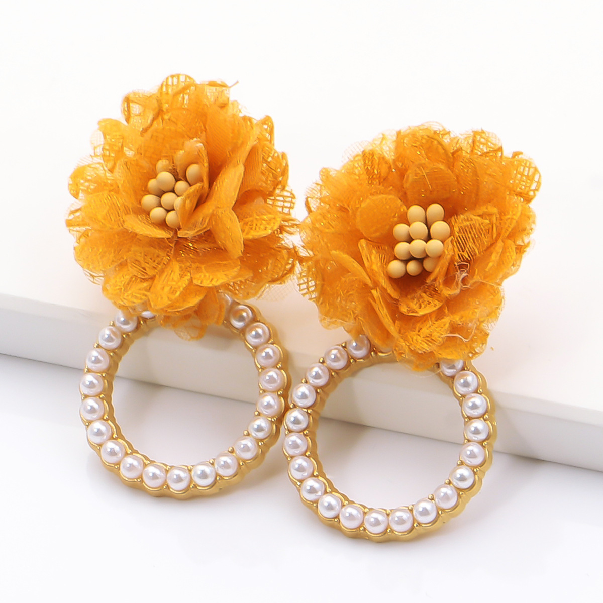 Fashion Geometric Circle Inlaid Pearl Flower Earrings display picture 5