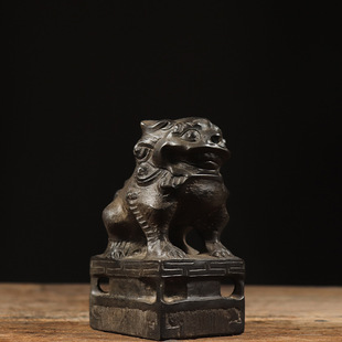 Factory wholesale Shanxi bluestone folk nostalgic bluestone lion Chinese retro furnishings ornaments Wen play collection decoration