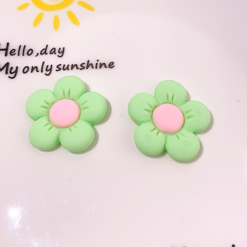 Venta caliente de cinco pétalos grandes accesorios de resina de flor diy caja de teléfono móvil adornamiento de cabello agujero material de parche de hebilla agujero al por mayor