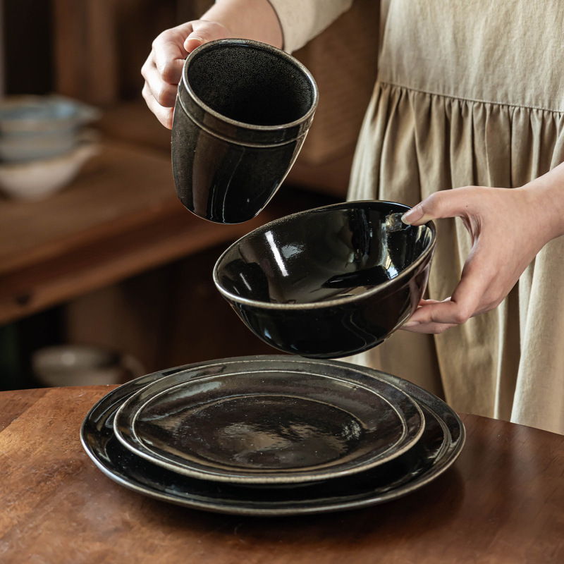 Retro Black Tableware Set for Home Use, Ceramic Bowls, Plates, and Cups Combination for Restaurants and Hotels, Round Plates and Noodle Bowls