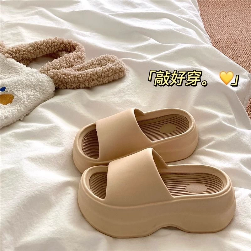 Женские тапочки на толстой подошве, новинка 2024 года, летняя верхняя одежда, мягкие нескользящие пляжные сандалии из ЭВА с защитой от запаха