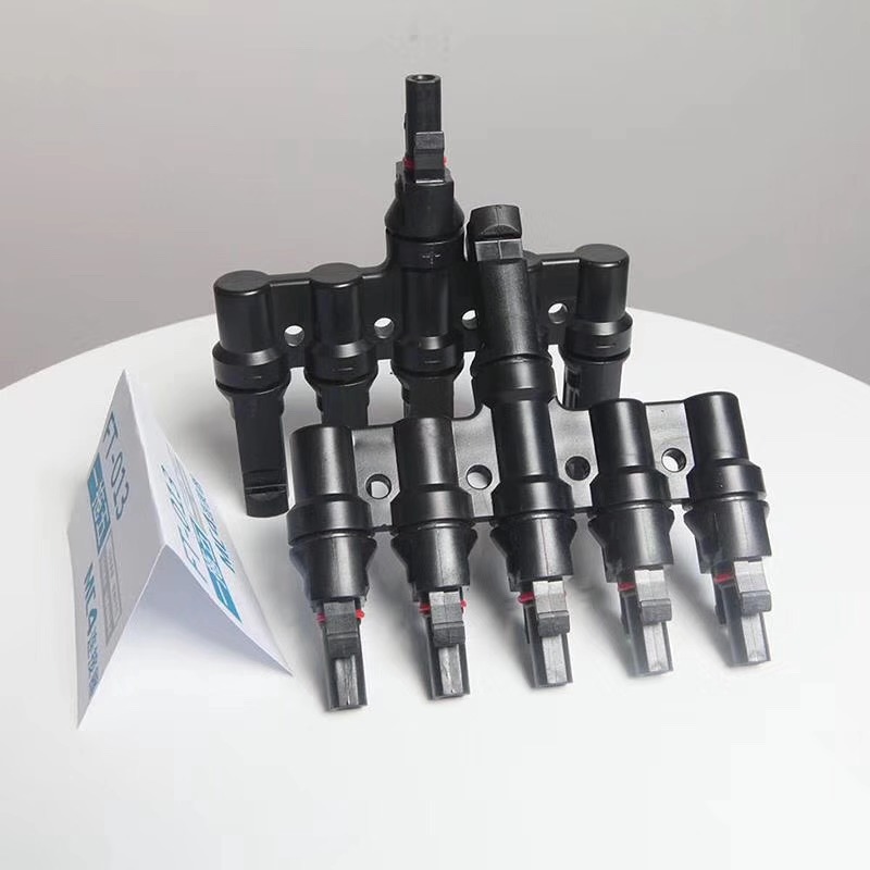 畅销简易安装PPO 纯铜 MC4太阳能连接器 5输入1输出并联连接器
