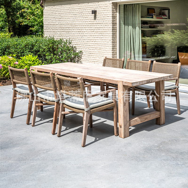 Mesas y sillas de teca para exteriores para patios de villas, muebles impermeables y resistentes al sol para jardines exteriores, mesas largas de madera maciza anticorrosivas resistentes al desgaste.