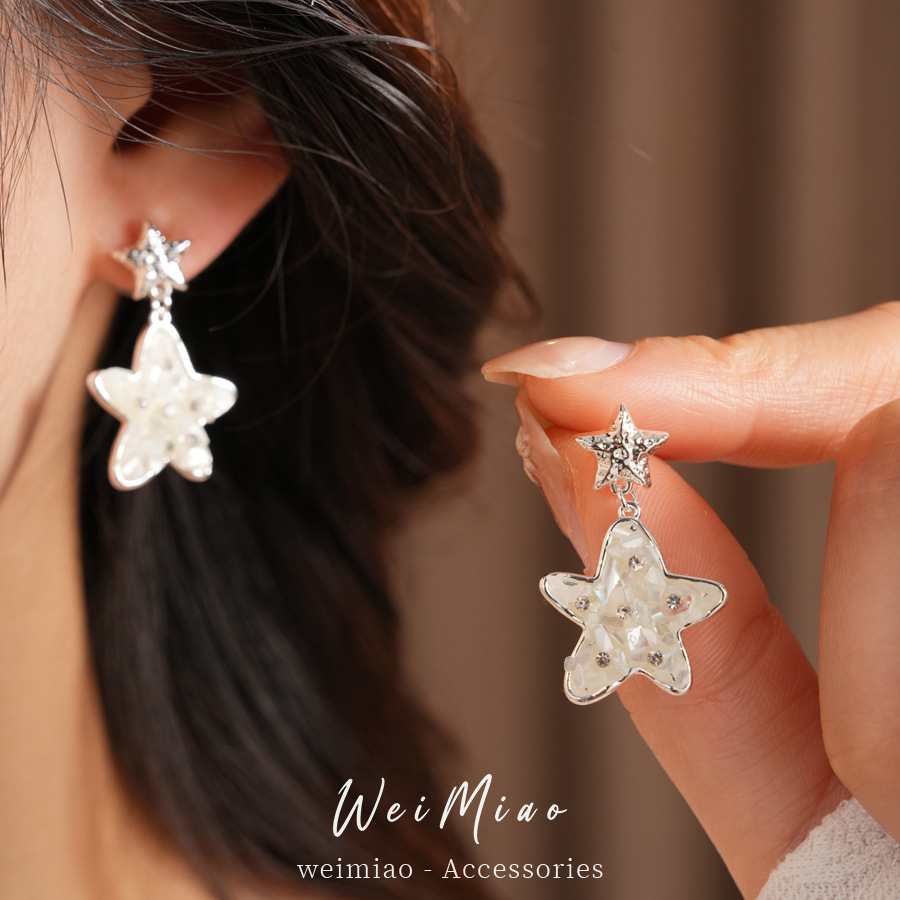 Agujas de plata con diamantes de marilla pernos de estrellas personalidad exquisita moda aretes de lujo ligero aretes de alta calidad al por mayor mujeres image 3