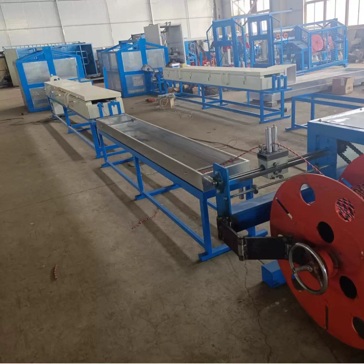 生产加工三股塑钢绳电工穿线绳的机器设备生产线