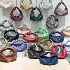 跨境女包2025年新款手工编织包饺子女包腋下手提包牛皮云朵女包
