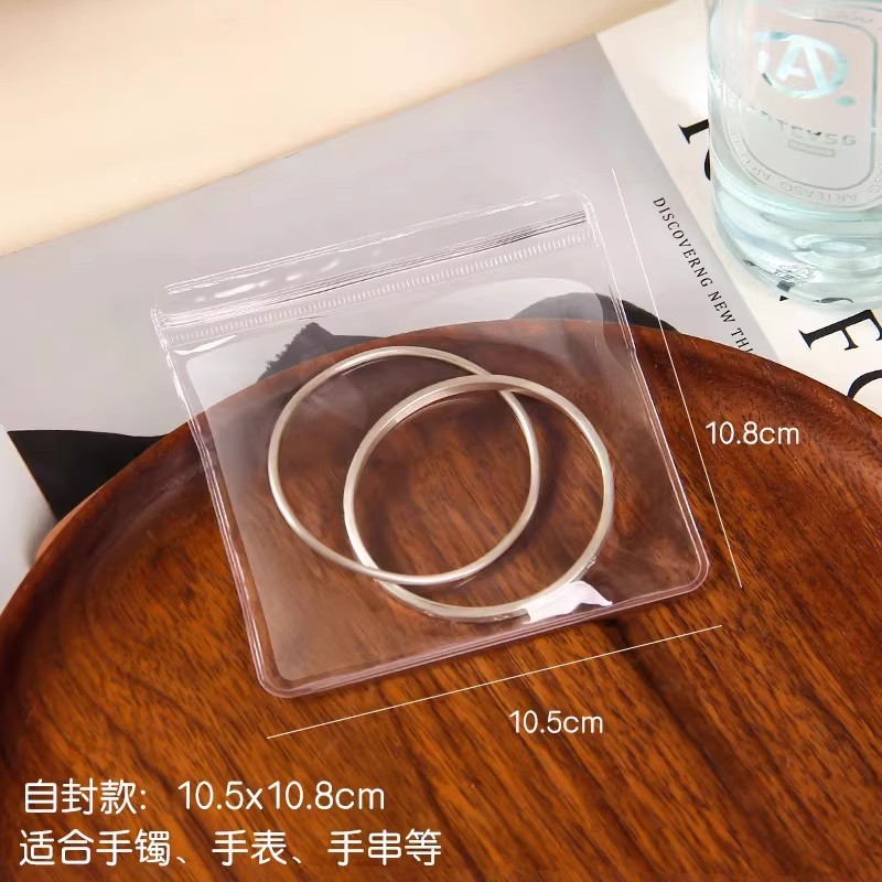 10,5 * 10,8 cm; 26 hilos