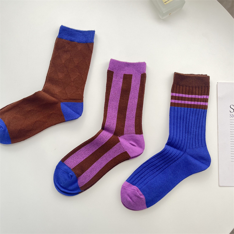 Women's Retro Color Block Cotton Crew Socks A Pair display picture 2