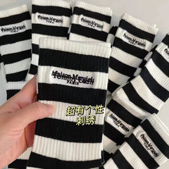 New Korean trendy brand TM collaboration black-and-white striped M6 English-embroidered socks – unisex, sporty, pure cotton, mid-calf length