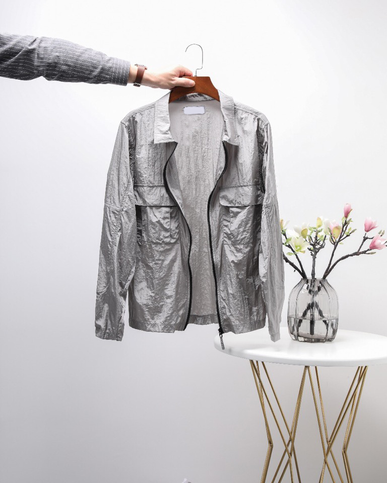 24 Nueva primavera y otoño chaqueta hombres y mujeres casual versátil campus estilo metal nylon chaqueta impermeable