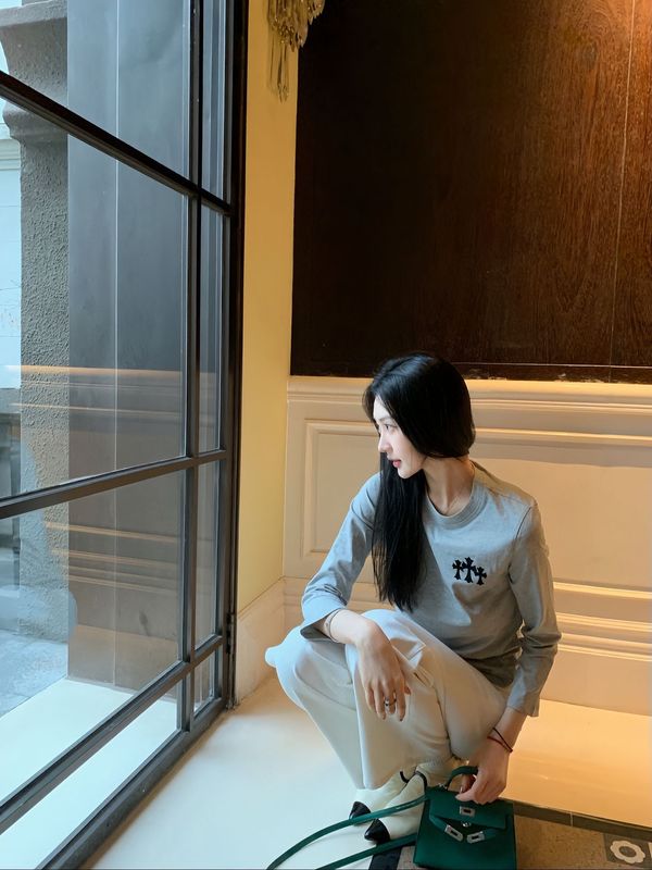 高版本~25春秋新款小众设计梵文印花长袖T恤女针织休闲百搭上衣女|undefined