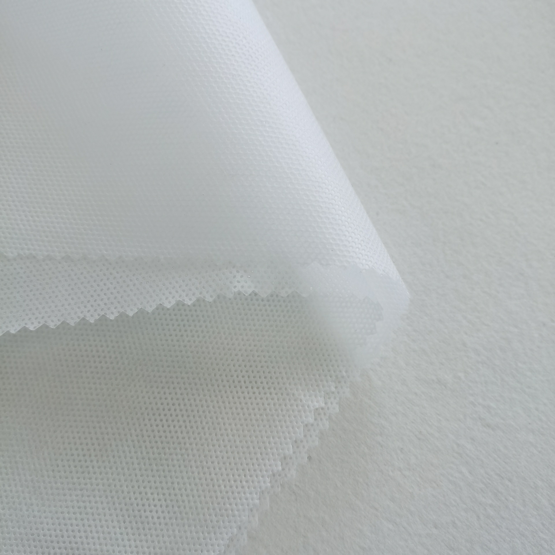 白色防水淋膜无纺布 防晒防雨保温 毛毡土工布 黑心棉棉粘布 仙桃