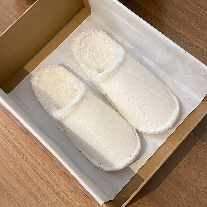 Croc shoes with plush cotton lining, winter fleece-lined for warmth, removable and washable inner lining, thickened and fluffy cotton cover Croc shoes with plush cotton lining, winter fleece-lined for warmth, removable and washable inner lining, thickened and fluffy cotton cover
