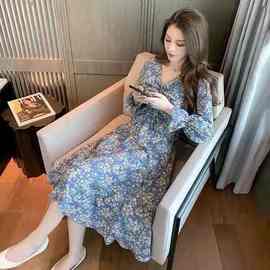 法式碎花复古连衣裙女2021年秋装显瘦收腰气质设计感长袖裙子女